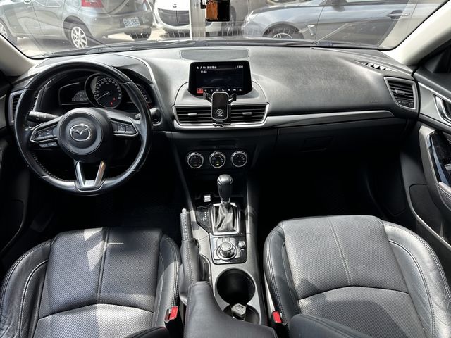 MAZDA馬自達 MAZDA 3  第5張相片