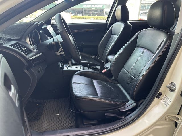 MITSUBISHI三菱 LANCER IO  第9張相片