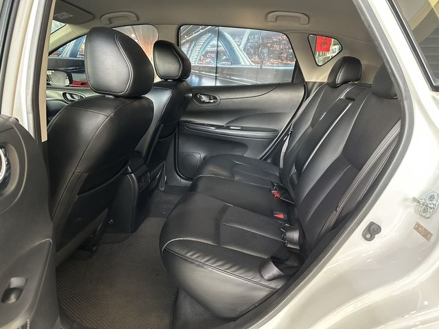 NISSAN日產 TIIDA  第10張相片