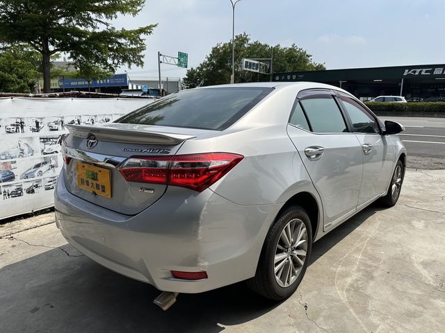 TOYOTA豐田 ALTIS  第2張相片