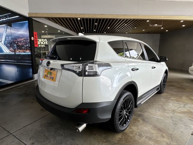 TOYOTA豐田 RAV4  第2張相片
