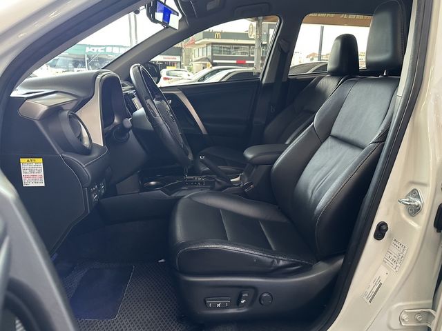 TOYOTA豐田 RAV4  第9張相片