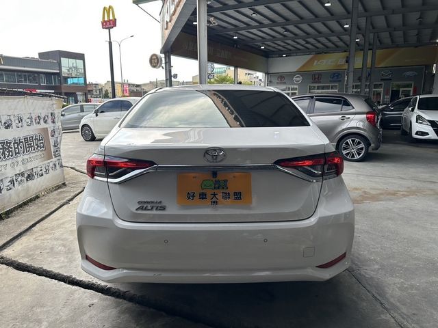 TOYOTA豐田 ALTIS  第4張相片