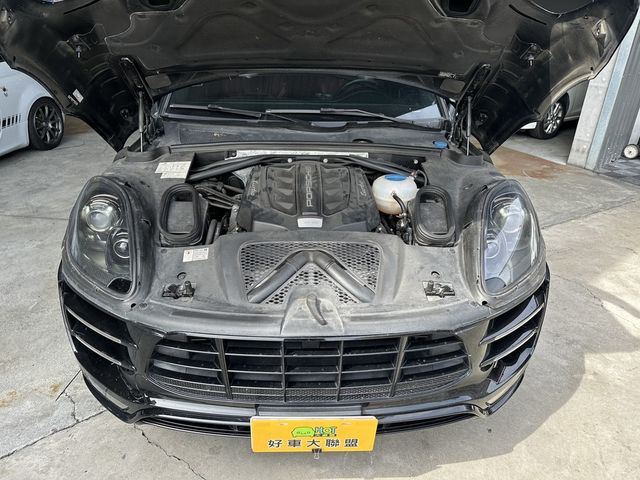 PORSCHE保時捷 MACAN TURBO  第6張相片