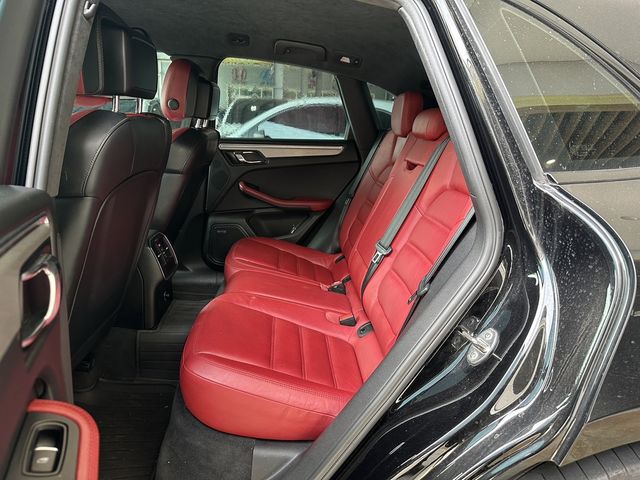 PORSCHE保時捷 MACAN TURBO  第10張相片