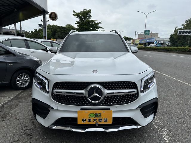 M-BENZ賓士 GLB200  第3張相片