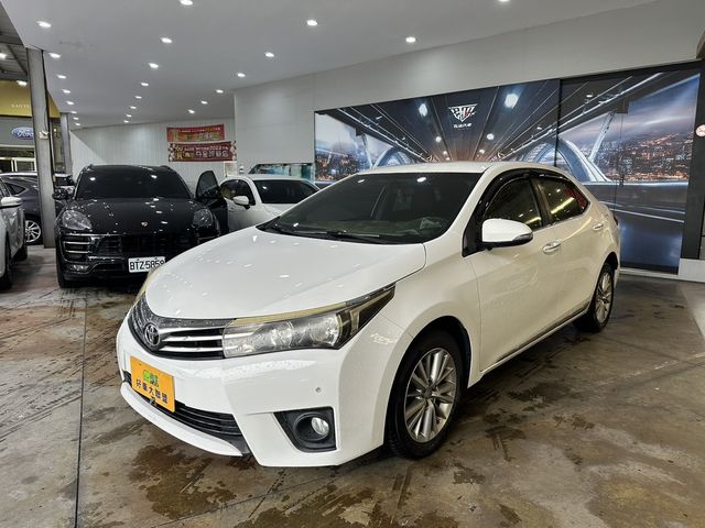 TOYOTA豐田 ALTIS  第1張相片