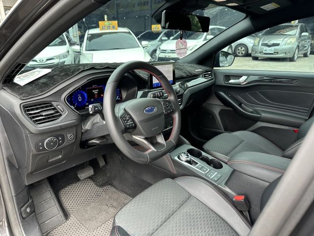 VOLKSWAGEN福斯 GOLF  第8張相片