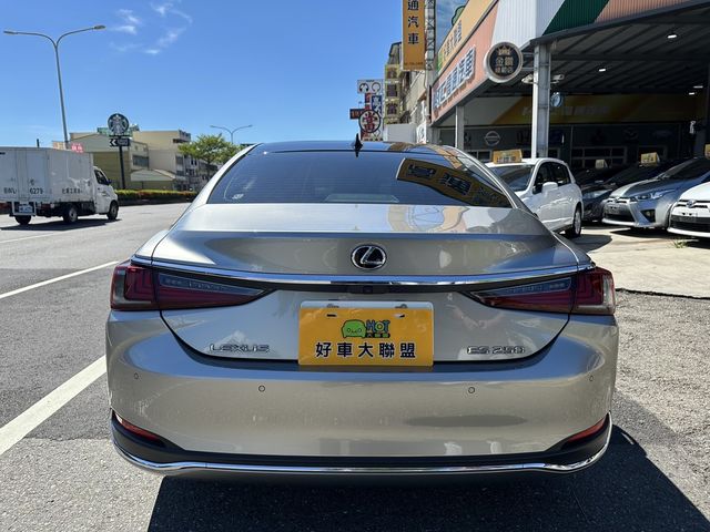 LEXUS凌志 ES250  第4張相片