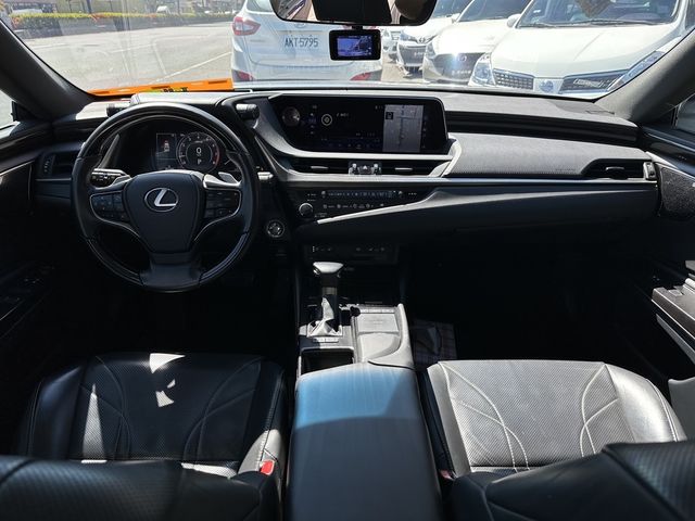 LEXUS凌志 ES250  第5張相片