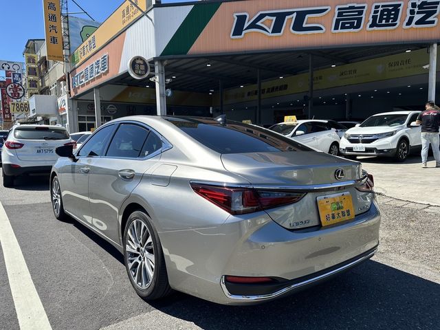 LEXUS凌志 ES250  第11張相片