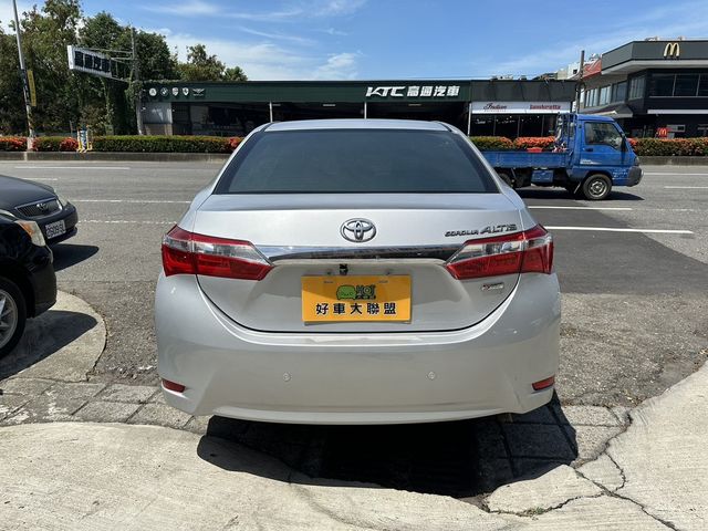 TOYOTA豐田 ALTIS  第4張相片