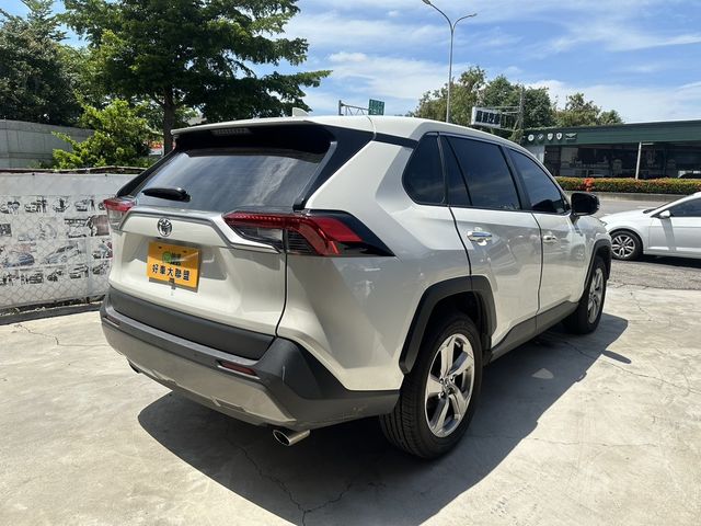 TOYOTA豐田 RAV4  第2張相片