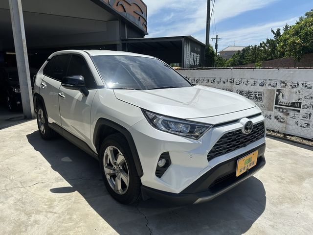 TOYOTA豐田 RAV4  第7張相片