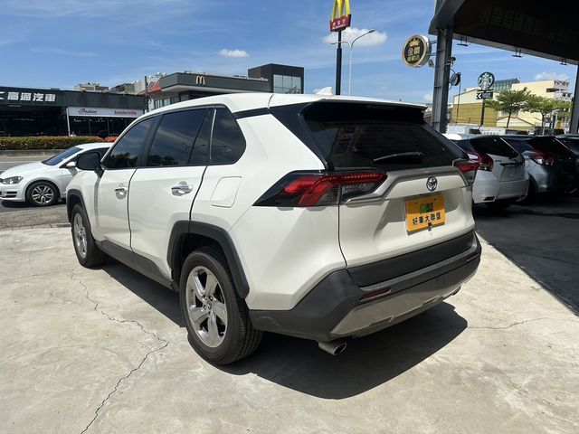 TOYOTA豐田 RAV4  第11張相片