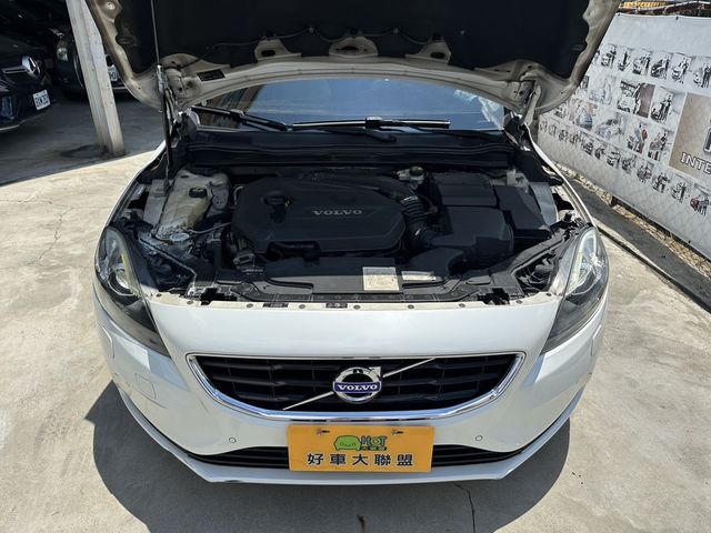 VOLVO富豪 V40  第6張相片