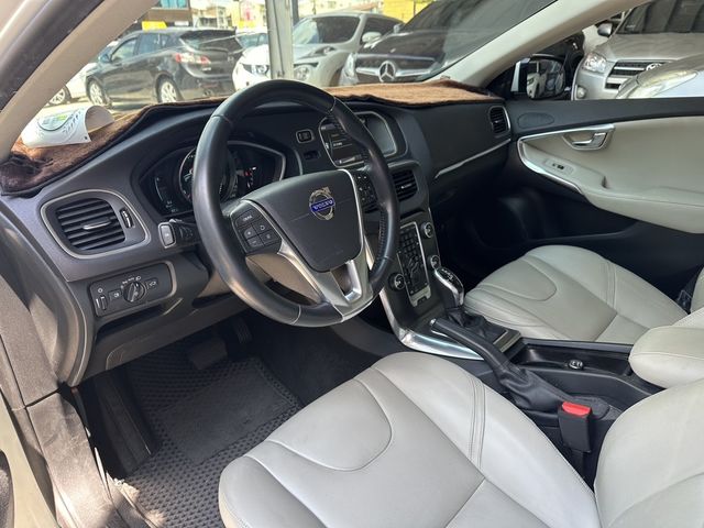 VOLVO富豪 V40  第8張相片