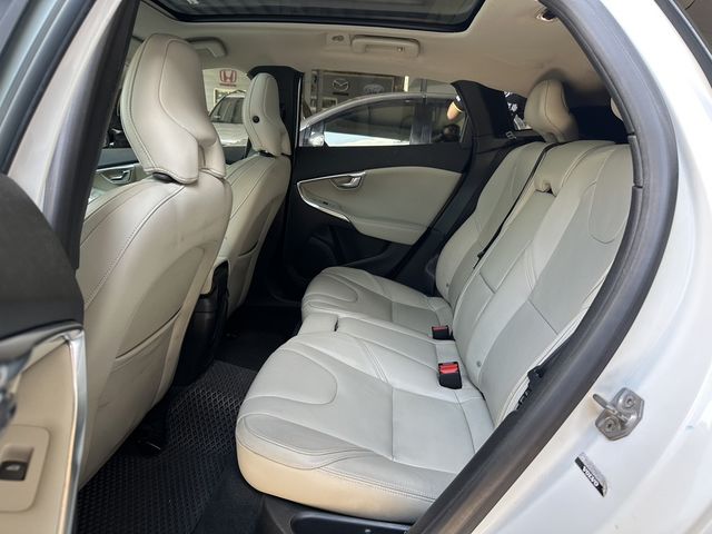 VOLVO富豪 V40  第10張相片