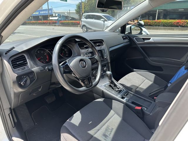 VOLKSWAGEN福斯 GOLF  第8張相片