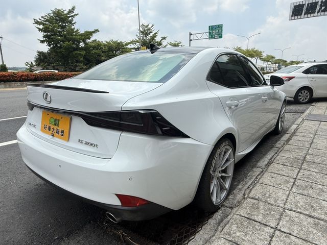 LEXUS凌志 IS200T  第2張相片