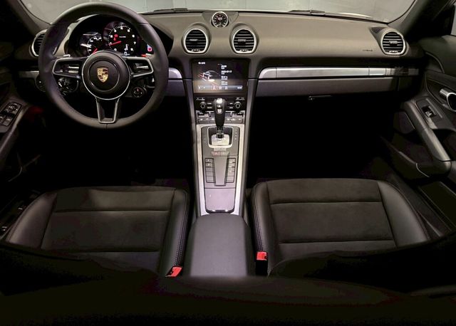 PORSCHE保時捷 CAYMAN  第5張相片