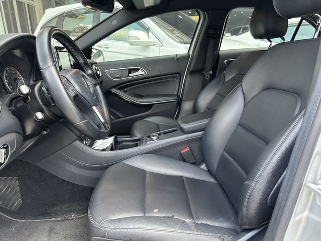 M-BENZ賓士 A180  第7張相片