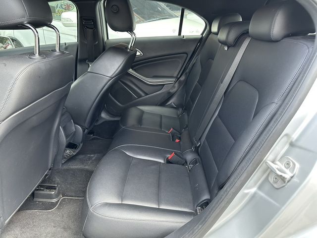 M-BENZ賓士 A180  第8張相片