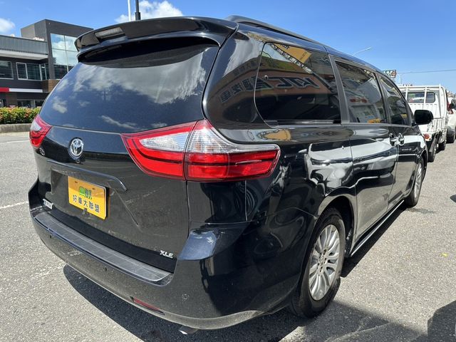TOYOTA豐田 SIENNA  第2張相片