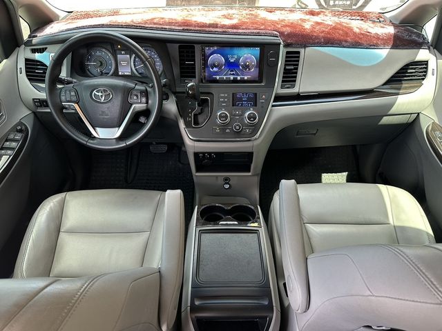 TOYOTA豐田 SIENNA  第5張相片