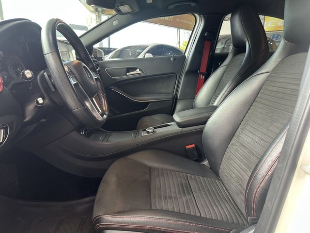 M-BENZ賓士 A250  第6張相片