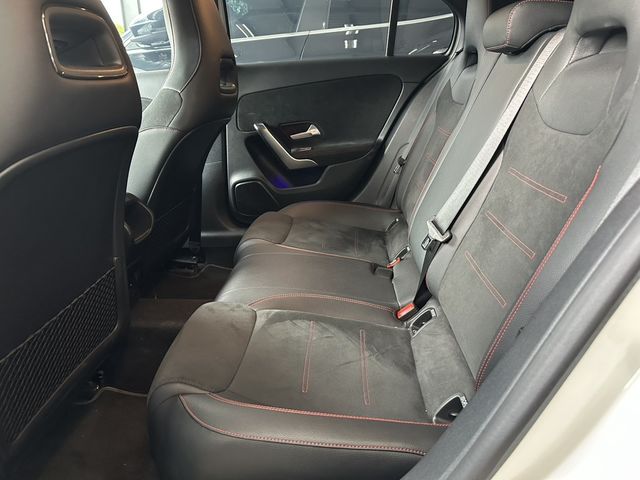 M-BENZ賓士 A180  第8張相片