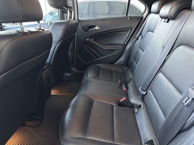 M-BENZ賓士 A180  第8張相片