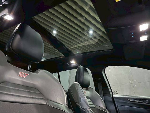 FORD福特 FOCUS ST WAGON  第9張相片