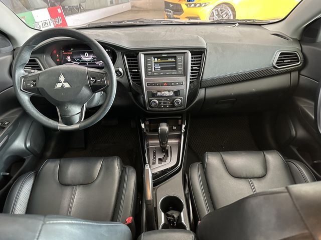 MITSUBISHI三菱 LANCER  第5張相片