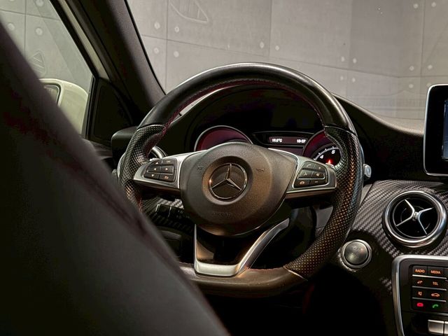 M-BENZ賓士 A180  第6張相片