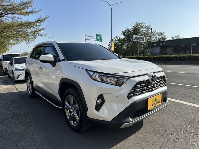 TOYOTA豐田 RAV4  第7張相片