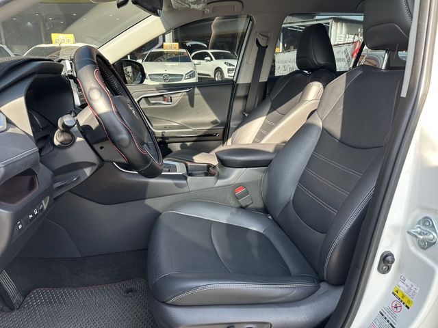 TOYOTA豐田 RAV4  第9張相片