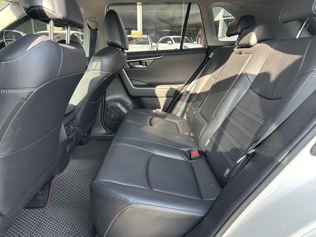 TOYOTA豐田 RAV4  第10張相片
