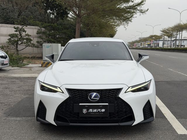 LEXUS凌志 IS 300H  第3張相片