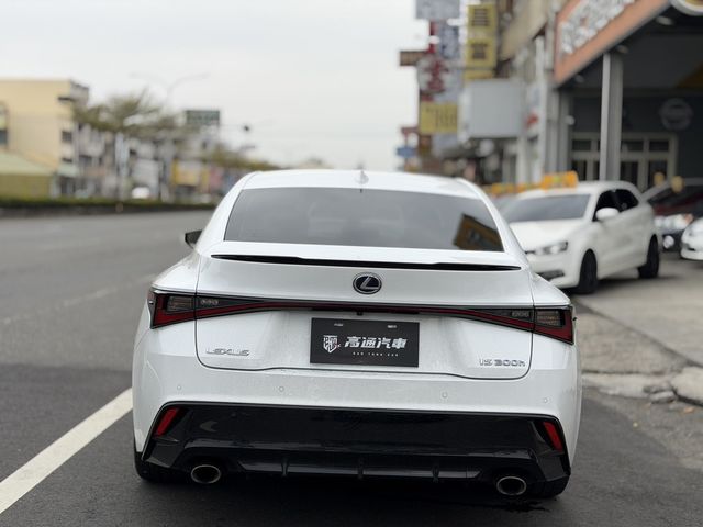LEXUS凌志 IS 300H  第4張相片