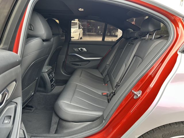 BMW寶馬 330I  第12張相片