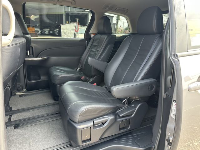 TOYOTA豐田 PREVIA  第10張相片