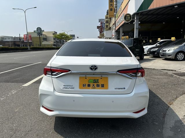 TOYOTA豐田 COROLLA ALTIS HYBRID  第4張相片