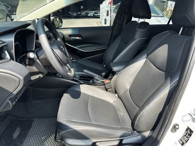 TOYOTA豐田 COROLLA ALTIS HYBRID  第9張相片