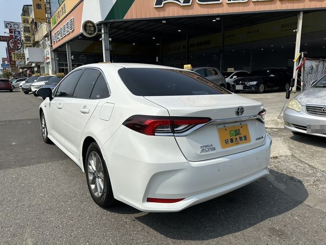 TOYOTA豐田 COROLLA ALTIS HYBRID  第11張相片