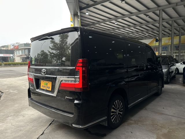 TOYOTA豐田 GRANVIA  第2張相片