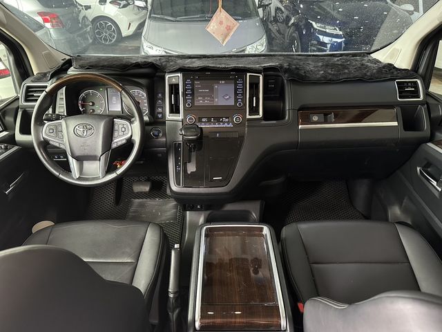 TOYOTA豐田 GRANVIA  第5張相片