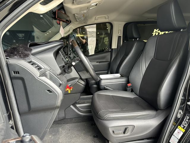 TOYOTA豐田 GRANVIA  第8張相片