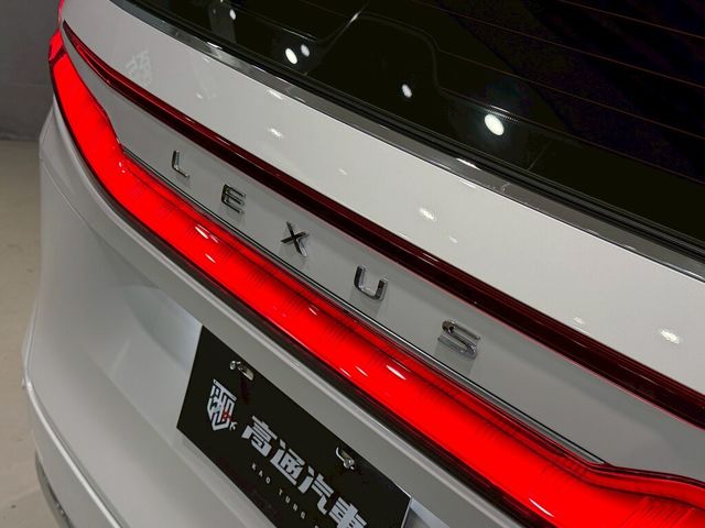 LEXUS凌志 LM500H  第8張相片