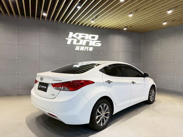 HYUNDAI現代 ELANTRA  第2張相片